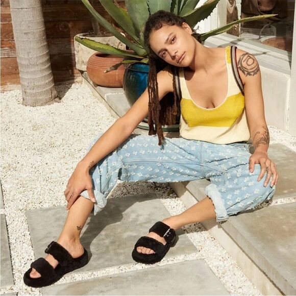 UGG Fuzz Yeah Genuine Shearling Sheepskins Slides Sandals Slippers Size 6 - Picture 3 of 9